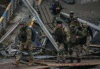 【映像】激戦地イルピンから戻ってきた父との再会に感極まる家族