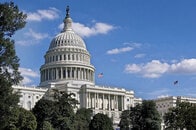 「難民受け入れ全面停止」トランプより排他的な共和党