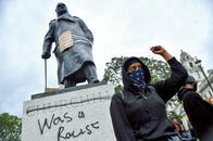 「チャーチルは人種差別主義者」イギリスを救った名宰相がなぜ今、やり玉にあげられる？