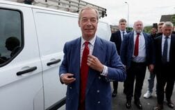 英ファラージ氏、新たな利益不申告報道で調査機関に付託　2件目調査も