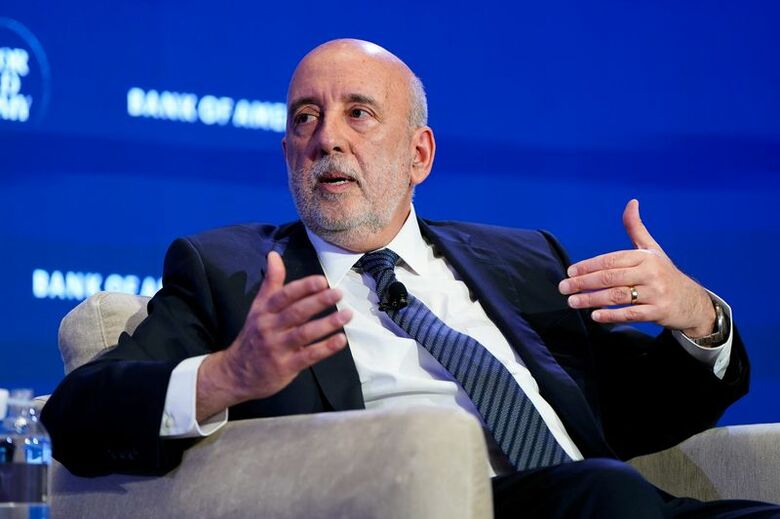 欧州中央銀行（ＥＣＢ）理事会メンバーのマクルーフ・アイルランド中銀総裁。米ワシントンで4月撮影。REUTERS/Elizabeth Frantz
