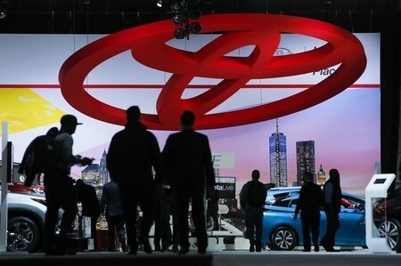 　５月２４日、トヨタ自動車と配車サービス大手の米ウーバーは、ライドシェア事業で提携すると発表した。ＮＹで３月撮影（２０１６年　ロイター/Eduardo Munoz）