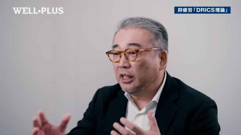 動画に出演する片野秀樹氏（2025年11月、東京都品川区）　ニューズウィーク日本版-YouTube