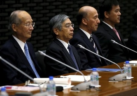 　５月１０日、日銀が公表した４月２６、２７日の金融政策決定会合の「主な意見」によると、消費者物価の上昇が鈍い中で、物価２％目標の実現に向け、現行の金融緩和策を粘り強く続けていく重要性を指摘する声が目立った。写真は４月日銀支店長会議で撮影（２０１７年　ロイター／Issei Kato）