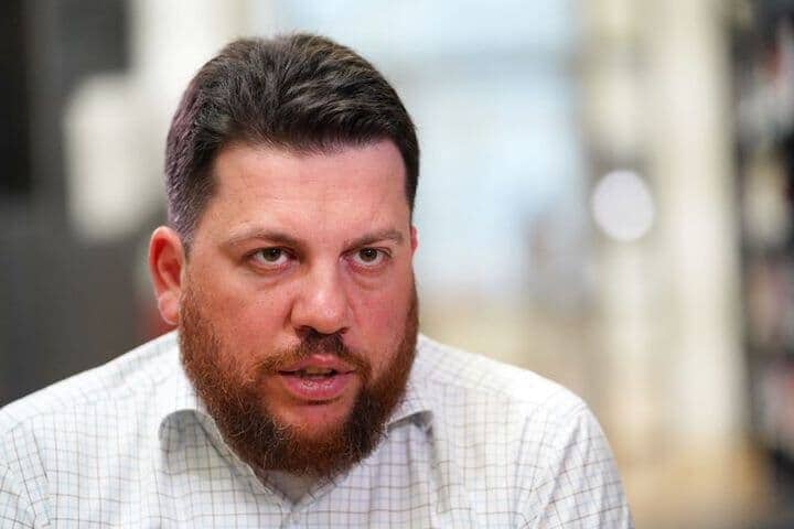 ３月１２日、 ロシアの反政府活動家アレクセイ・ナワリヌイ氏の側近を長年務めたレオニード・ボルコフ氏（写真）が、リトアニアの首都ビリニュスで襲撃された。ビリニュスで２０２２年９月撮影（２０２４年　ロイター/Janis Laizans）