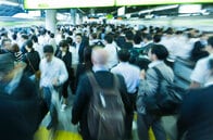 加速する東京一極集中、就職世代の人口流入が止まらない