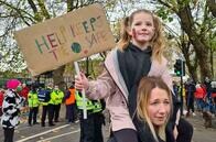 「COP26はグリーンウォッシュの祭典」子供たちを脱資本主義に誘うグレタさん