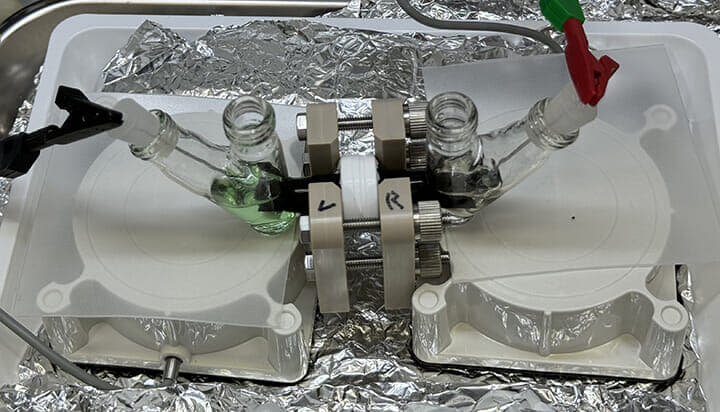 充電前のウラン蓄電池