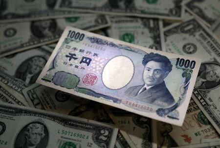 ニューヨーク外為市場では、円が一時１ドル＝１５５．３７円と、１９９０年半ば以来の安値を付けた。３月撮影（２０２４年　ロイター/Dado Ruvic）