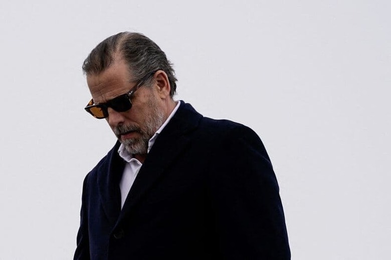 バイデン米大統領の息子ハンター・バイデン氏（写真）が連邦所得税の申告を怠ったなど3件の罪状を巡り、有罪を認める方針で司法省との取引に応じたことが、裁判所の文書から20日明らかになった。2月撮影（2023年　ロイター/Elizabeth Frantz）