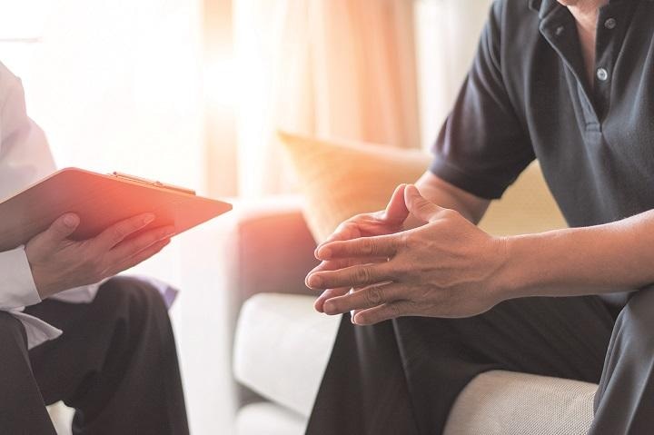 重大な健康リスクの兆候である可能性があるため、放置するのは危険だ　PORNPAK KHUNATORN／ISTOCK