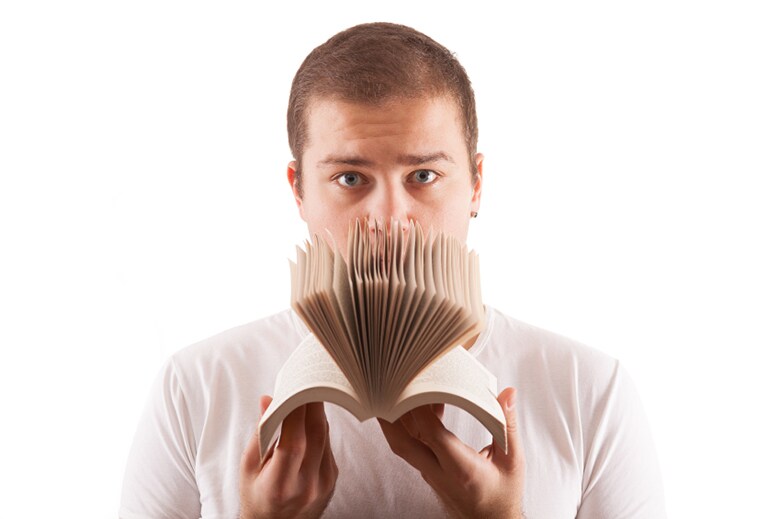 日本の成人の学力は数的思考力などで世界トップだが、新しいことを学ぼうという意欲は低い　AnaAdo-iStock.