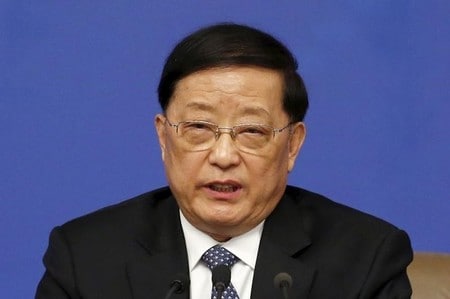 　２月２３日、中国の陳政高・住宅都市農村建設相（写真）は、記者団に対し、第１・四半期の不動産価格が引き続き安定して推移するとの見通しを示した。写真は北京で昨年３月撮影（２０１７年　ロイター／Kim Kyung-Hoon）