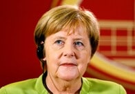 独メルケル政権、シリア軍事行動でまた亀裂　連立のSPDは強く反対