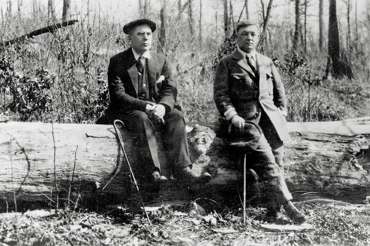 実業家アルバート・バーンズと画家ウィリアム・グラッケンズ