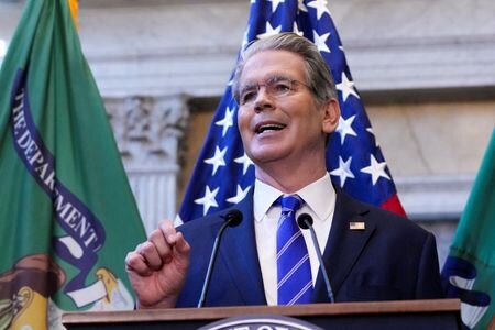 ベセント米財務長官は、中国の国家主導の経済政策運営に対しより厳しい姿勢を取るよう、ＩＭＦと世銀に要請した。１０月１５日、ワシントンで撮影（２０２５年　ロイター/Ken Cedeno/File Photo）