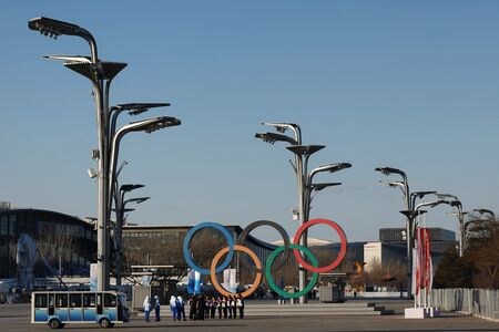 　インド政府は３日、北京で４日に行われる冬季五輪の開会式に在中国大使を出席させないと発表した。両国の国境係争地における衝突で負傷した中国兵が聖火リレーの走者を務めたことを受けた。北京で撮影（２０２２年　ロイター/Tyrone Siu）