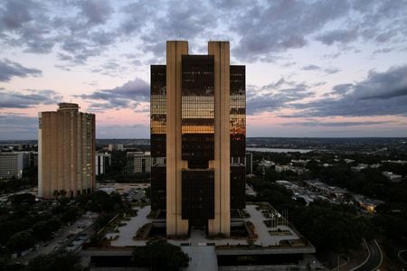 　５月１９日、ブラジル中央銀行が発表した第１・四半期の経済活動指数は前期比１．３％上昇した。写真は２０２４年６月、ブラジリアでドローン撮影（２０２５年　ロイター/Adriano Machado）