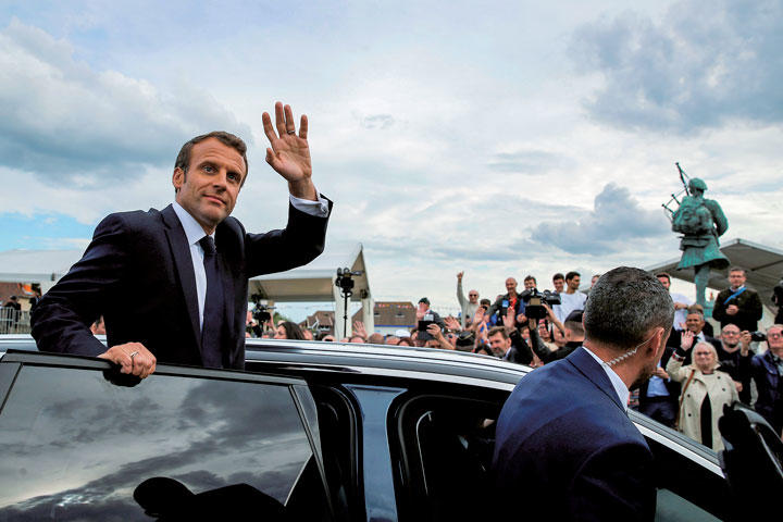 ノルマンディー上陸作戦75年式典に出席したマクロン（6月6日）　FRANCOIS MORIーPOOLーREUTERS