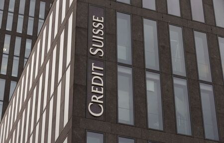 　スイスの金融大手クレディ・スイスは増資を計画していないと、関係筋が２７日、ロイターに明かした。チューリヒで２０１４年５月撮影（２０２２年　ロイター／Arnd Wiegmann）