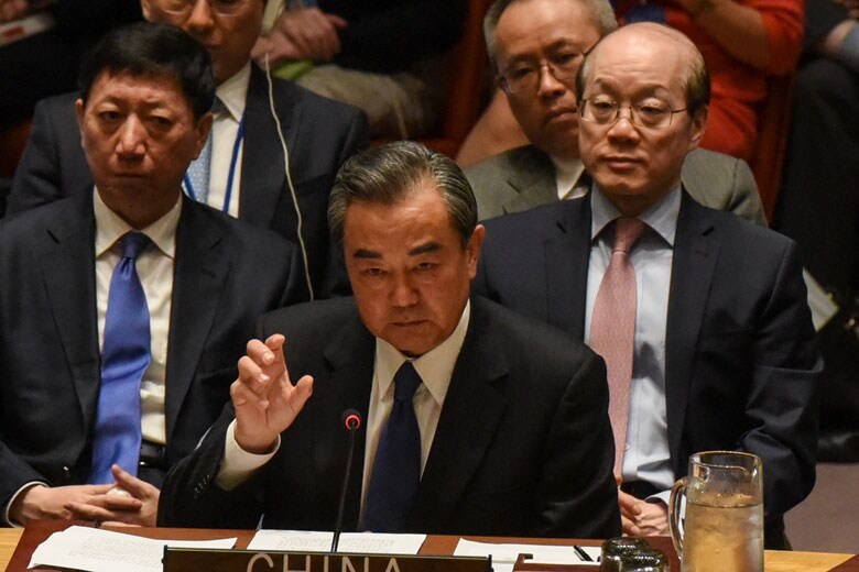 4月28日、国連安保理の北朝鮮に関する会合で発言した中国の王毅外相　Stephanie Keith-REUTERS