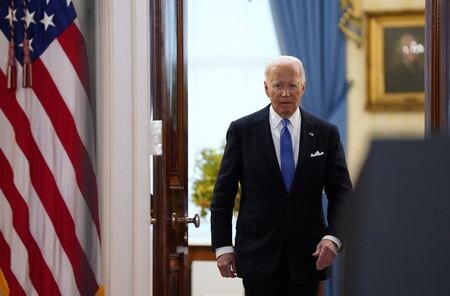 　バイデン米大統領は２４日の演説で、「新しい世代にバトンを渡す」時が来たと国民に語りかけ、２０２４年大統領選から撤退する理由を説明する。ホワイトハウスで１日撮影（２０２４年　ロイター/Elizabeth Frantz）
