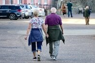 認知症は家庭内で「連鎖」する？ 配偶者の発症で自身のリスクが最大74％上昇か