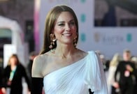 信頼するアレキサンダー・マックイーンで、レッドカーペットを魅了するキャサリン妃