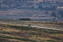 イスラエル軍、レバノン南部の安全地帯を維持へ