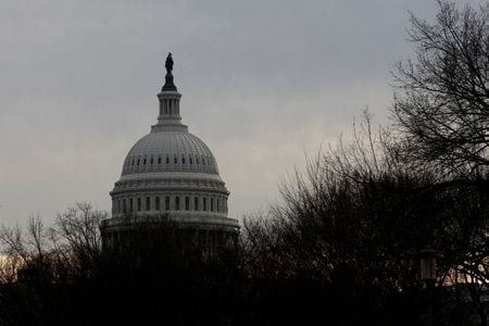 　米野党・共和党の議員らは２月５日、米本土上空を飛行していた中国の偵察気球撃墜を巡り、バイデン大統領の対応が遅かったとし、中国に対し弱腰であることを示すと批判した。写真は連邦議会議事堂。１月４日、ワシントンで撮影（２０２３年　ロイター/Jonathan Ernst）