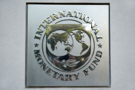 　８月３１日、スリランカと国際通貨基金（ＩＭＦ）が緊急融資を巡り実務者レベルの合意に達したと、関係者４人が明らかにした。写真はＩＭＦのロゴ。ワシントンで２０１７年１０月撮影（２０２２年　ロイター／Yuri Gripas）