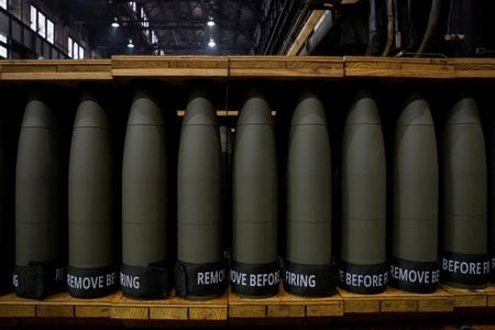 ブリンケン米国務長官は３日、米国がウクライナに対し、追加で軍備品を提供すると述べた。２月１６日撮影（２０２３年　ロイター/Brendan McDermid/File Photo）