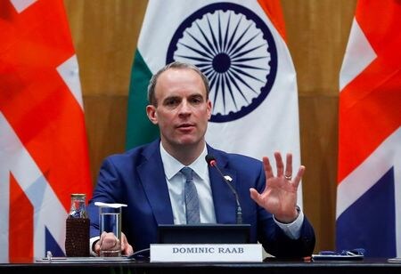 　１２月２８日　英国のラーブ外相（写真）は欧州連合（ＥＵ）と通商交渉で合意したことを受けて、米豪のほかインド太平洋地域の国々との貿易協定に意欲を示した。１２月１５日、インドのニューデリーで撮影（２０２０年　ロイター/Adnan Abidi）