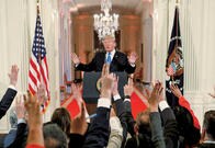 中間選挙で見えた、強気を装うトランプの脆弱な足元