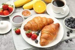 朝起きられない、肩がこる、疲れが取れない…医師が指摘する「小麦」が体に与える意外な影響