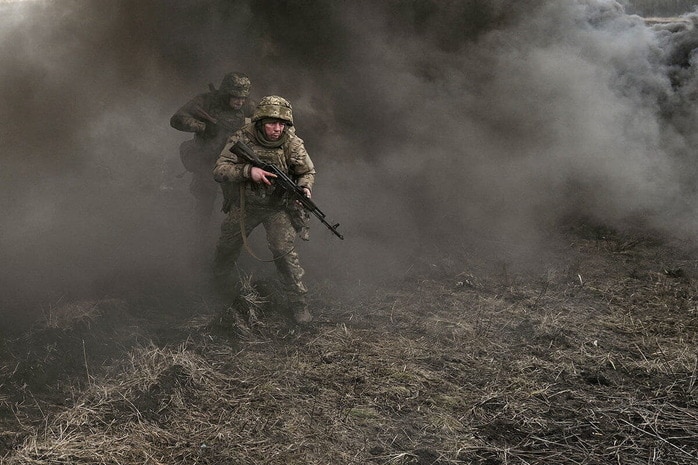 戦場に響き渡る叫び声「尋問映像」で話題の北朝鮮兵が拘束される
