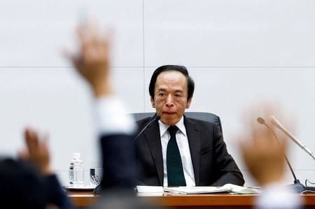 　５月８日、日銀の植田和男総裁は都内で講演し、物価を巡るリスクのとして今後の為替相場の変動や国際商品市況の動向を挙げた。日銀本店で先月１９日撮影（２０２４年　ロイター／Kim Kyung-Hoon）