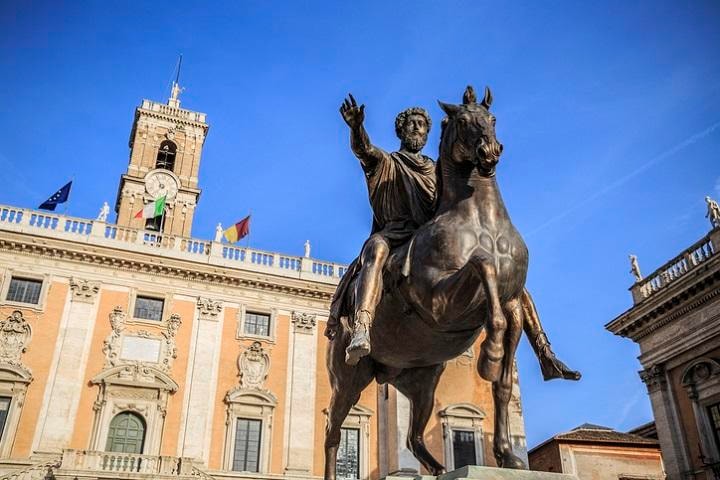 マルクス・アウレリウス像　Fabianodp-iStock
