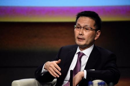 　日銀の若田部昌澄副総裁は１６日、日銀は景気刺激や円高のインフレへの悪影響の軽減に向けて金融政策を一段と緩和する必要があると判断した場合、拡張可能なツールやプログラムを多数保有していると述べた。ダブリンで昨年２月撮影（２０２０年　ロイター/CLODAGH KILCOYNE）