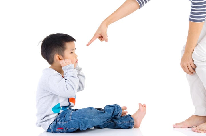 自尊心は他者から認められる経験で育まれる　yongtick/iStock.