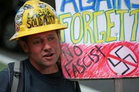 米国土安全保障省、ネオナチと戦う団体への補助金をカット
