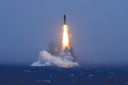 「SLBM」「十段線」で威嚇する中国を封じ込めるため、日本は多国籍艦隊の先頭に立て