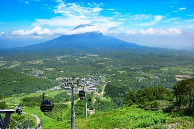 冬の熱狂を夏へ。「パウダースノーの聖地」ニセコが挑む、オールシーズン型自然リゾートへの進化