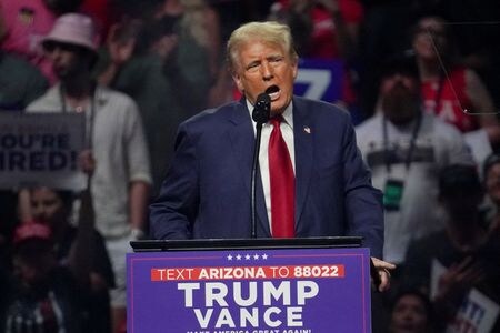 １１月の米大統領選を戦う共和党候補のトランプ前大統領（写真）は９月１０日にＡＢＣテレビで予定される大統領候補によるテレビ討論会について、参加しない可能性を示唆した。２３日撮影（２０２４年　ロイター/Go Nakamura）