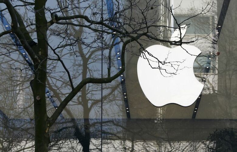 アップルのロゴ。2016年3月10日、ブリュッセル中心部で撮影。REUTERS/Yves Herman