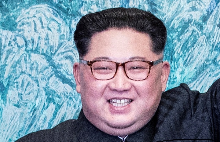 南北首脳会談 「板門店宣言」に署名したときの金正恩委員長　Korea Summit Press Pool/Reuters