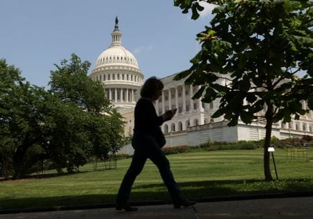 米下院は５月１８日、トランプ大統領が掲げる減税策を盛り込んだ法案を予算委員会で再び審議する。１６日、ワシントンで撮影（２０２５年　ロイター/Kevin Lamarque）REUTERS/