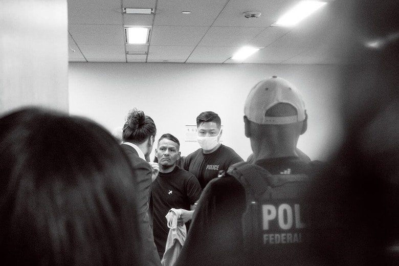 法廷の外でICEに拘束されたエクアドル出身の47歳のシクストは、後に弁護士の要請で釈放され、難民と認められた。彼のようなケースはまれだ