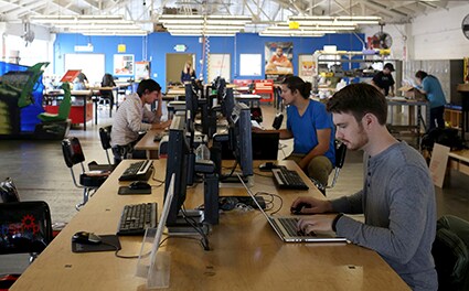 シリコンバレーが拠点だと１ケタ多い資金が集まるが、それ以外は閑古鳥　Robert Galbraith-/Robert Galbrai