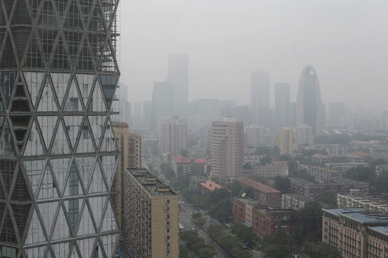 写真は北京のビル群。2018年7月撮影。REUTERS/Jason Lee